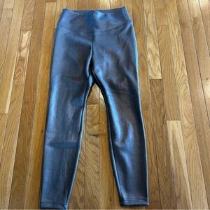 White House Black Market Runway Leggings Pull On Shiny Silver Gray Print Sz 6S